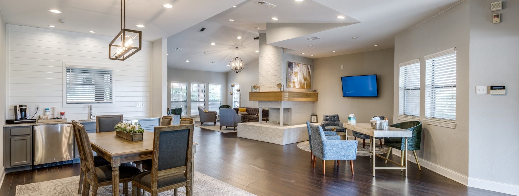 the living room and dining room at The Falltree Apartments